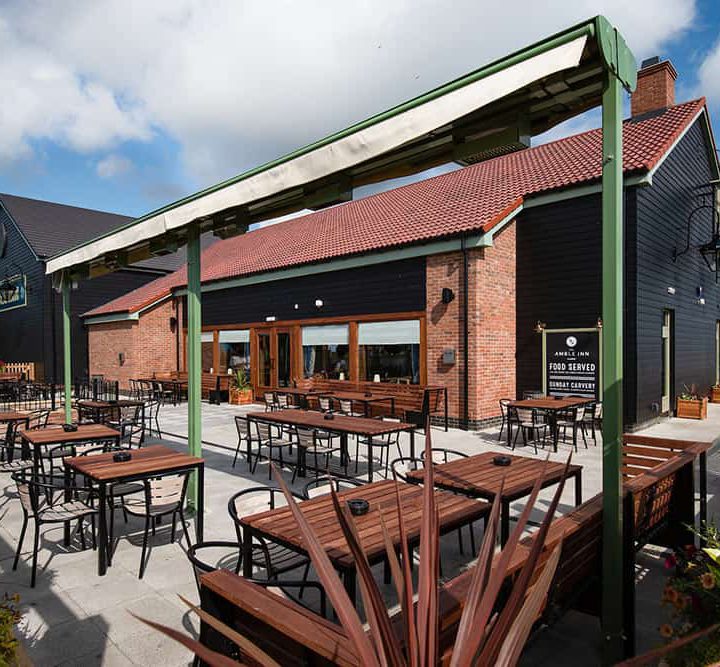 Amble Inn - Outside Dining Area