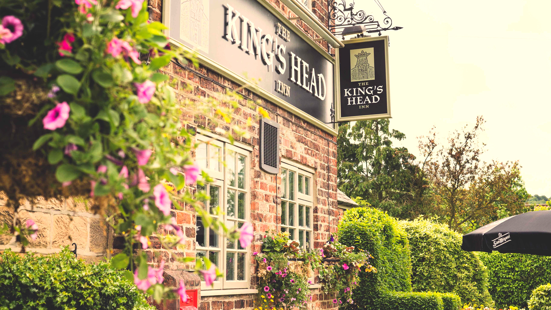 The King's Head Inn - Exterior