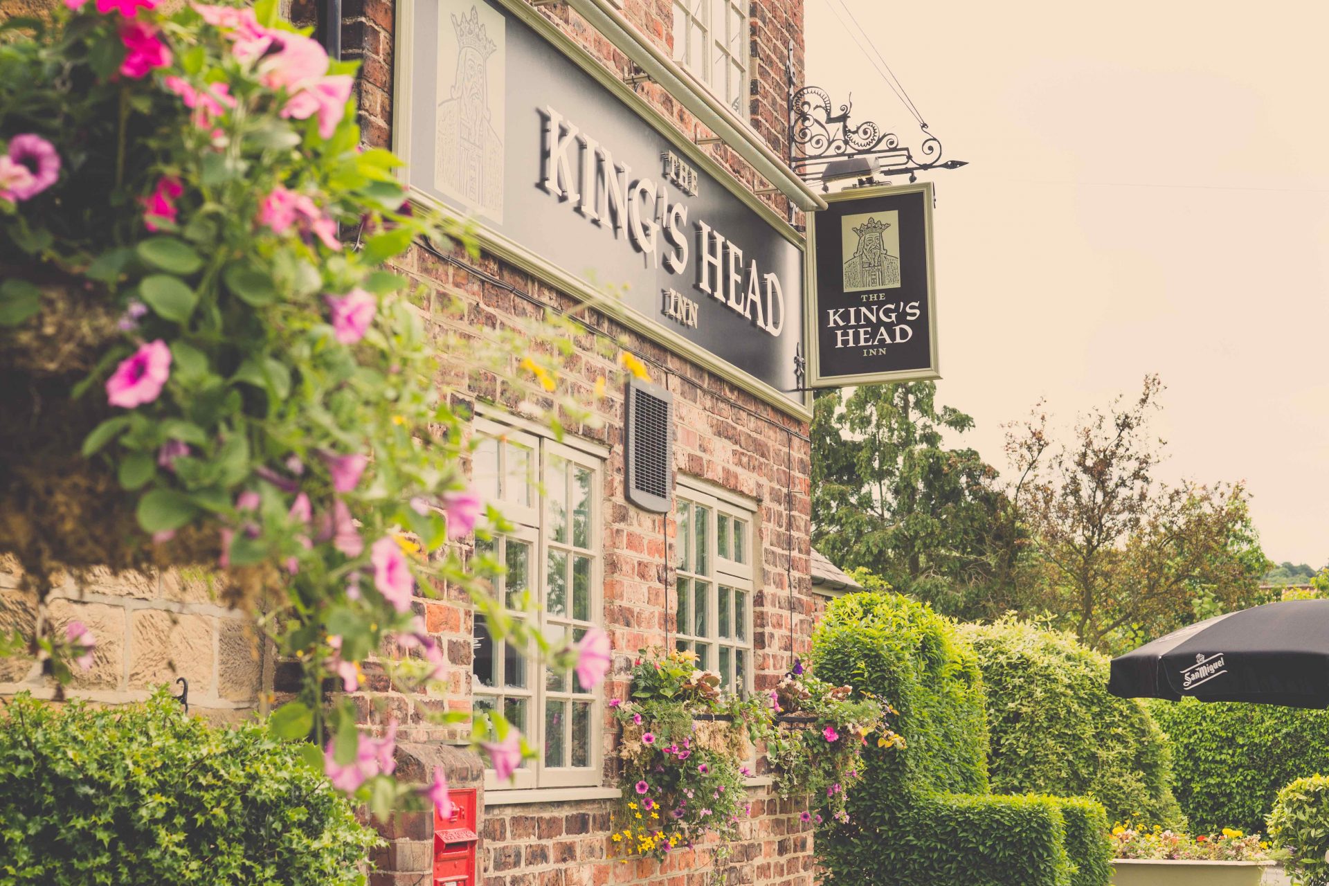 Kings Head detail
