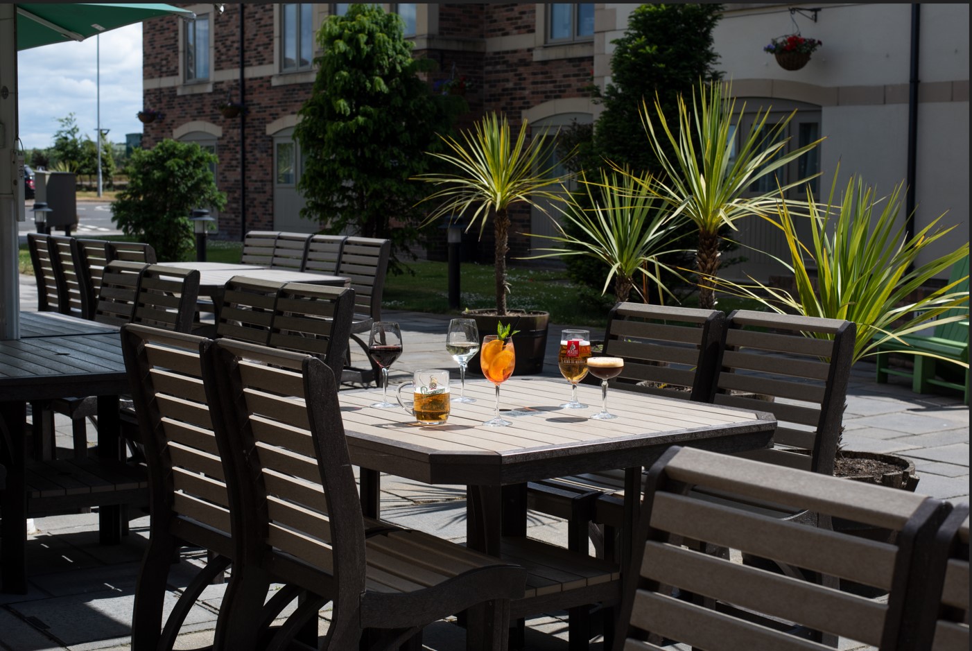 The Hog's Head Inn - Outside Seating