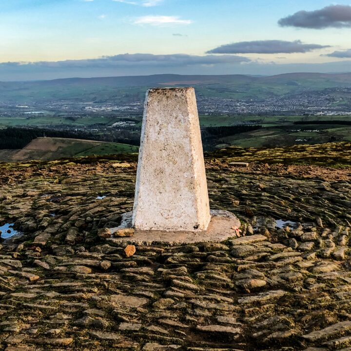 dog walks lancashire, pendle hill